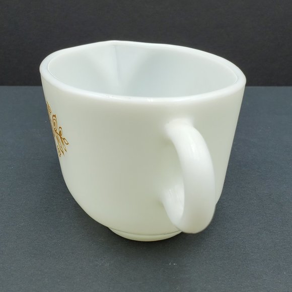 Pyrex Butterfly Gold Gravy Boat with Underplate Sauce Server and Plate - Picture 10 of 10